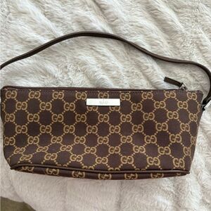 Gucci boat pochette with COA